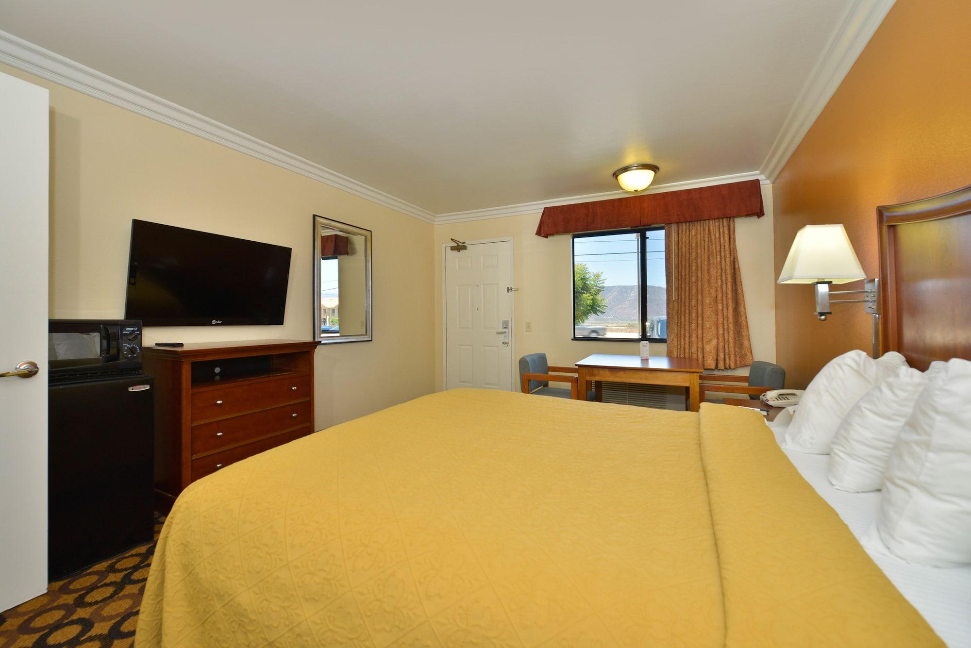 Quality Inn Lake Elsinore I-15 Bagian luar foto