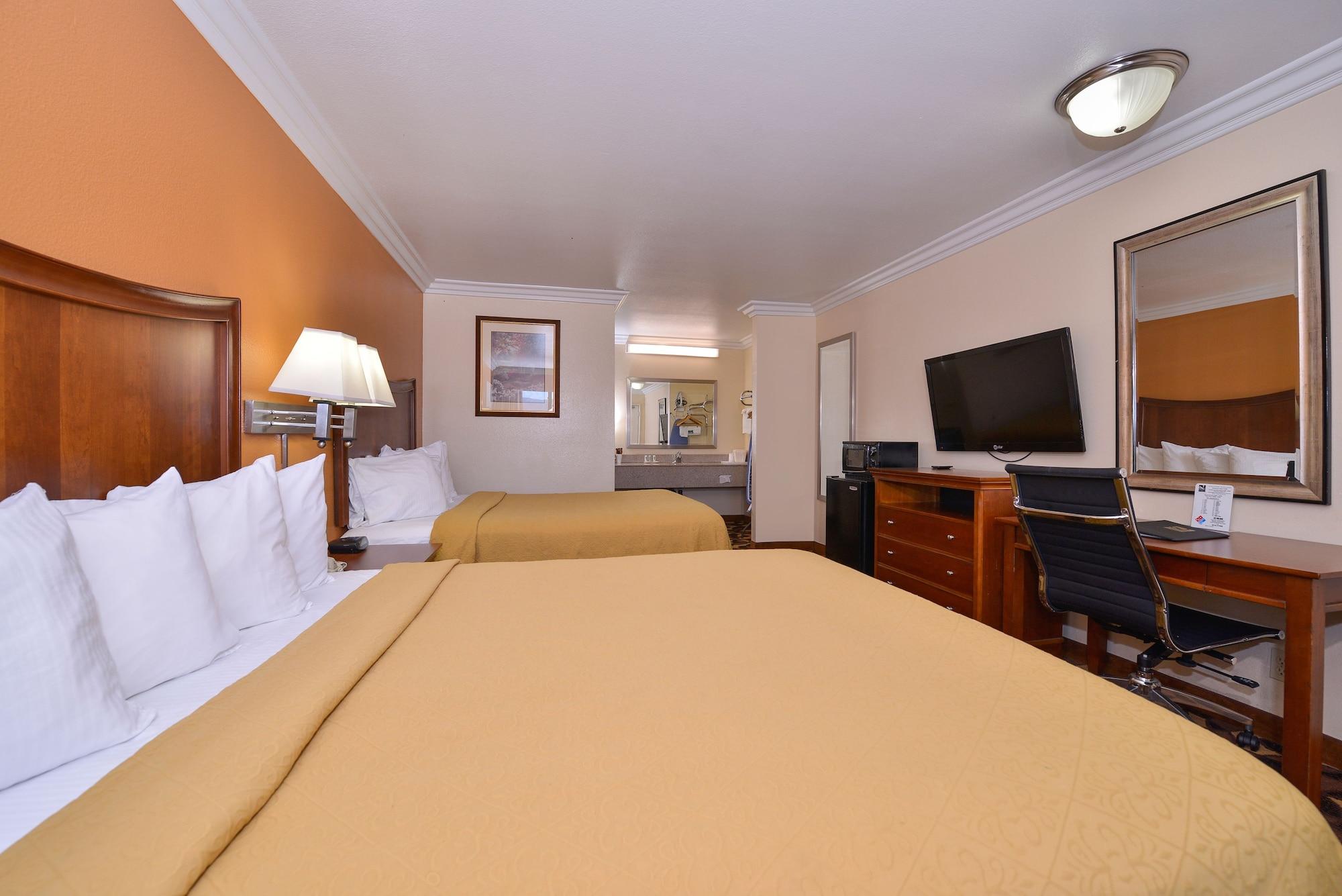 Quality Inn Lake Elsinore I-15 Bagian luar foto